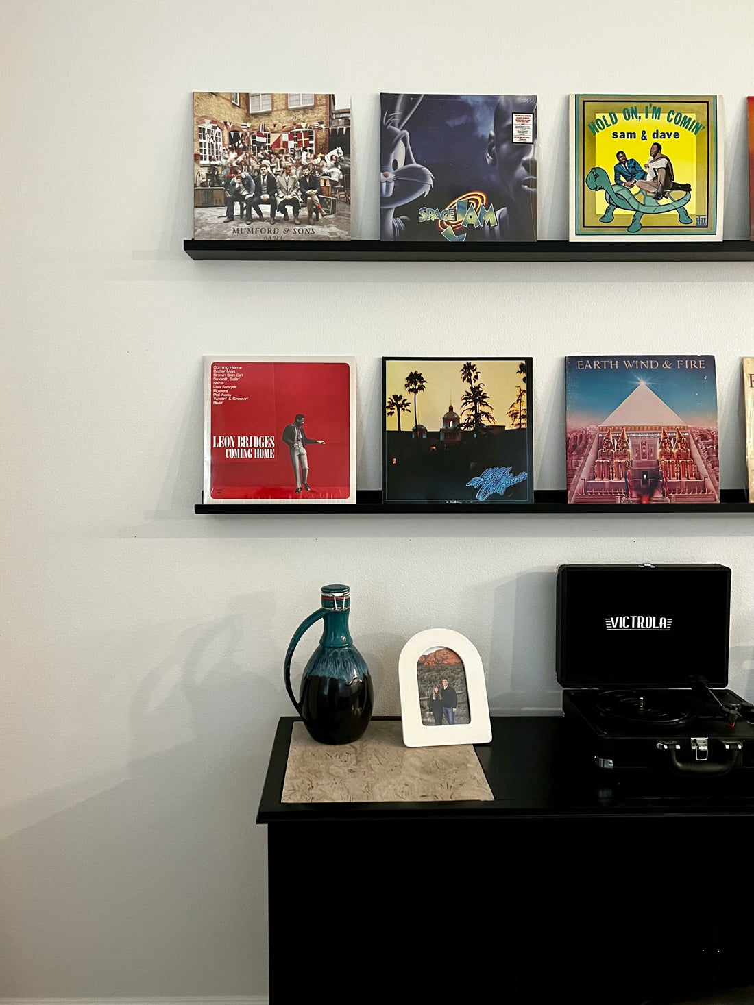 Vinyl als Kunstwerk: So setzt du deine Sammlung perfekt in Szene
